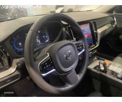 Volvo V 60 Plus, B4 Mild hybrid, Diesel, Dark de 2025 con 1 Km por 46.200 EUR. en Navarra