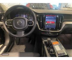 Volvo V 60 Plus, B4 Mild hybrid, Diesel, Dark de 2025 con 1 Km por 46.200 EUR. en Navarra