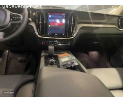 Volvo V 60 Plus, B4 Mild hybrid, Diesel, Dark de 2025 con 1 Km por 46.200 EUR. en Navarra
