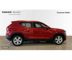 Volvo XC40 XC40 Core, B3 Mild hybrid, Gasolina de 2024 con 22.252 Km por 34.900 EUR. en Barcelona