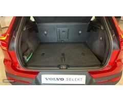 Volvo XC40 XC40 Core, B3 Mild hybrid, Gasolina de 2024 con 22.252 Km por 34.900 EUR. en Barcelona