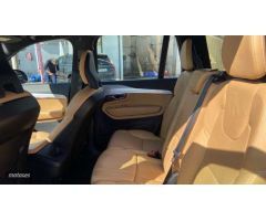 Volvo XC 90 D5 MOMENTUM 7PL. AWD 235CV AUTOMATICO 5P de 2018 con 81.196 Km por 38.900 EUR. en Sevill