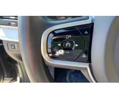 Volvo XC 90 D5 MOMENTUM 7PL. AWD 235CV AUTOMATICO 5P de 2018 con 81.196 Km por 38.900 EUR. en Sevill