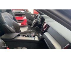 Volvo XC 60 todoterreno 2.0 B4 D PLUS DARK AUTO 197 5P de 2023 con 24.860 Km por 99.999 EUR. en Sevi