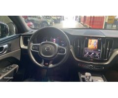 Volvo XC 60 todoterreno 2.0 B4 D PLUS DARK AUTO 197 5P de 2023 con 24.860 Km por 99.999 EUR. en Sevi