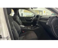 Volvo XC40 1.5 T3 MOMENTUM 5P de 2020 con 48.628 Km por 25.500 EUR. en Alicante