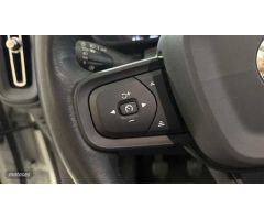 Volvo XC40 1.5 T3 MOMENTUM 5P de 2020 con 48.628 Km por 25.500 EUR. en Alicante
