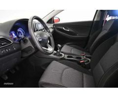 Hyundai i30 1.5 DPI Essence 110 de 2024 con 7.286 Km por 16.900 EUR. en Girona