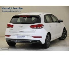 Hyundai i30 1.5 DPI Klass SLX 110 de 2024 con 17.984 Km por 17.900 EUR. en Girona