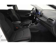 Hyundai i30 1.5 DPI Klass SLX 110 de 2024 con 17.984 Km por 17.900 EUR. en Girona