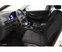 Hyundai i30 1.5 DPI Klass SLX 110 de 2024 con 17.984 Km por 17.900 EUR. en Girona