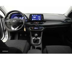 Hyundai i30 1.5 DPI Klass SLX 110 de 2024 con 17.984 Km por 17.900 EUR. en Girona