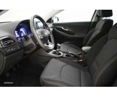Hyundai i30 1.5 DPI Klass SLX 110 de 2024 con 18.532 Km por 17.900 EUR. en Girona
