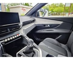 Peugeot 3008 GT de 2023 con 21.000 Km por 29.900 EUR. en Madrid