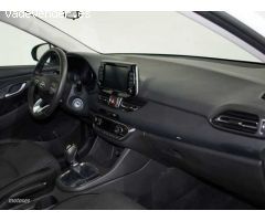 Hyundai i30 1.5 DPI Klass SLX 110 de 2024 con 4.852 Km por 19.490 EUR. en Cadiz