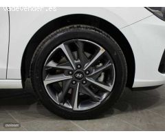 Hyundai i30 1.5 DPI Klass SLX 110 de 2024 con 4.852 Km por 19.490 EUR. en Cadiz