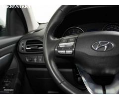 Hyundai i30 1.5 DPI Klass SLX 110 de 2024 con 4.852 Km por 19.490 EUR. en Cadiz