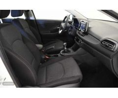 Hyundai i30 1.5 DPI Klass SLX 110 de 2024 con 15.957 Km por 19.490 EUR. en Cadiz