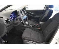 Hyundai i30 1.5 DPI Klass SLX 110 de 2024 con 15.957 Km por 19.490 EUR. en Cadiz
