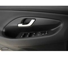 Hyundai i30 1.5 DPI Klass SLX 110 de 2024 con 15.957 Km por 19.490 EUR. en Cadiz