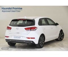 Hyundai i30 1.5 DPI Klass SLX 110 de 2024 con 14.628 Km por 19.990 EUR. en Guipuzcoa