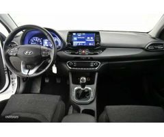 Hyundai i30 1.5 DPI Klass SLX 110 de 2024 con 14.628 Km por 19.990 EUR. en Guipuzcoa