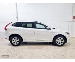 Volvo XC 60 D3 KiNETIC de 2016 con 65.000 Km por 19.000 EUR. en Sevilla