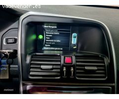 Volvo XC 60 D3 KiNETIC de 2016 con 65.000 Km por 19.000 EUR. en Sevilla