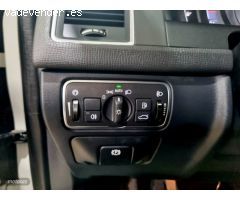 Volvo XC 60 D3 KiNETIC de 2016 con 65.000 Km por 19.000 EUR. en Sevilla