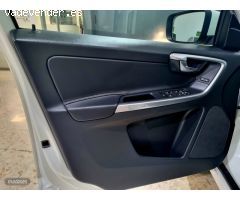 Volvo XC 60 D3 KiNETIC de 2016 con 65.000 Km por 19.000 EUR. en Sevilla
