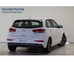 Hyundai i30 1.5 DPI Klass SLX 110 de 2024 con 9.536 Km por 18.900 EUR. en Lleida