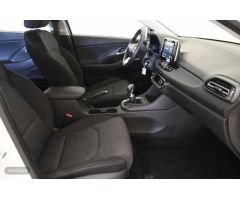 Hyundai i30 1.5 DPI Klass SLX 110 de 2024 con 11.978 Km por 19.500 EUR. en Zaragoza