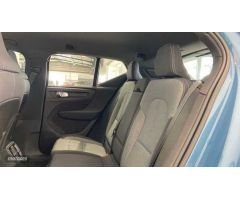Volvo XC40 XC40 Core, B3 Mild hybrid, Gasolina de 2024 con 15.130 Km por 33.900 EUR. en Cadiz