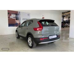 Volvo XC40 XC40 Core, B3 Mild hybrid, Gasolina de 2024 con 29.460 Km por 33.900 EUR. en Cadiz