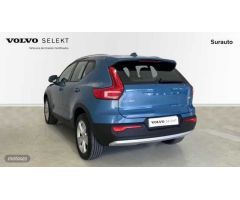 Volvo XC40 XC40 Core, B3 Mild hybrid, Gasolina de 2024 con 28.517 Km por 33.900 EUR. en Cadiz