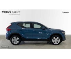 Volvo XC40 XC40 Core, B3 Mild hybrid, Gasolina de 2024 con 28.517 Km por 33.900 EUR. en Cadiz
