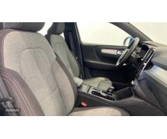 Volvo XC40 XC40 Core, B3 Mild hybrid, Gasolina de 2024 con 28.517 Km por 33.900 EUR. en Cadiz