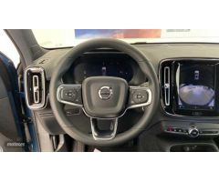 Volvo XC40 XC40 Core, B3 Mild hybrid, Gasolina de 2024 con 28.517 Km por 33.900 EUR. en Cadiz