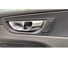 Volvo XC 60 2.0 T4 INSCRIPTION AUTO 5P de 2019 con 103.169 Km por 33.800 EUR. en Murcia