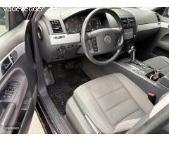 Volkswagen Touareg 2.5 TDI 4X4 BIXENON-NAVI DVD-KLIATIZADOR de 2005 con 347.000 Km por 5.500 EUR. en
