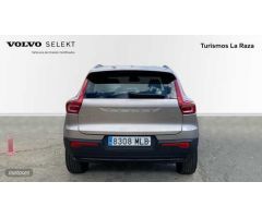 Volvo XC40 TODOTERRENO 2.0 B3 PLUS DARK AUTOMATICO 163CV 5P de 2023 con 28.038 Km por 99.999 EUR. en