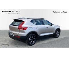Volvo XC40 TODOTERRENO 2.0 B3 PLUS DARK AUTOMATICO 163CV 5P de 2023 con 28.038 Km por 99.999 EUR. en