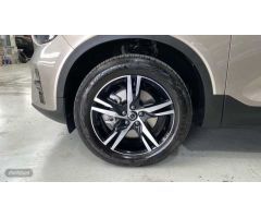 Volvo XC40 TODOTERRENO 2.0 B3 PLUS DARK AUTOMATICO 163CV 5P de 2023 con 28.038 Km por 99.999 EUR. en