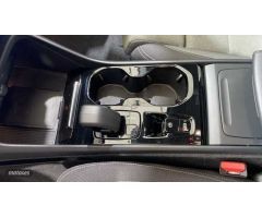 Volvo XC40 TODOTERRENO 2.0 B3 PLUS DARK AUTOMATICO 163CV 5P de 2023 con 28.038 Km por 99.999 EUR. en