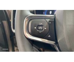 Volvo XC40 TODOTERRENO 2.0 B3 PLUS DARK AUTOMATICO 163CV 5P de 2023 con 28.038 Km por 99.999 EUR. en