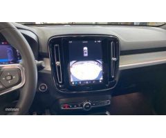 Volvo XC40 TODOTERRENO 2.0 B3 PLUS DARK AUTOMATICO 163CV 5P de 2023 con 28.038 Km por 99.999 EUR. en
