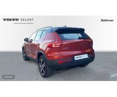 Volvo XC40 2.0 B3 R-DESIGN AUTO 163 5P de 2022 con 33.722 Km por 29.900 EUR. en Madrid