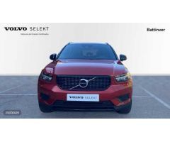 Volvo XC40 2.0 B3 R-DESIGN AUTO 163 5P de 2022 con 33.722 Km por 29.900 EUR. en Madrid