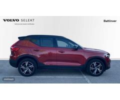 Volvo XC40 2.0 B3 R-DESIGN AUTO 163 5P de 2022 con 33.722 Km por 29.900 EUR. en Madrid