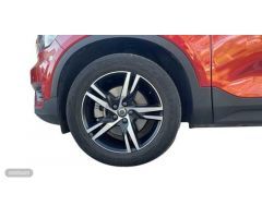 Volvo XC40 2.0 B3 R-DESIGN AUTO 163 5P de 2022 con 33.722 Km por 29.900 EUR. en Madrid